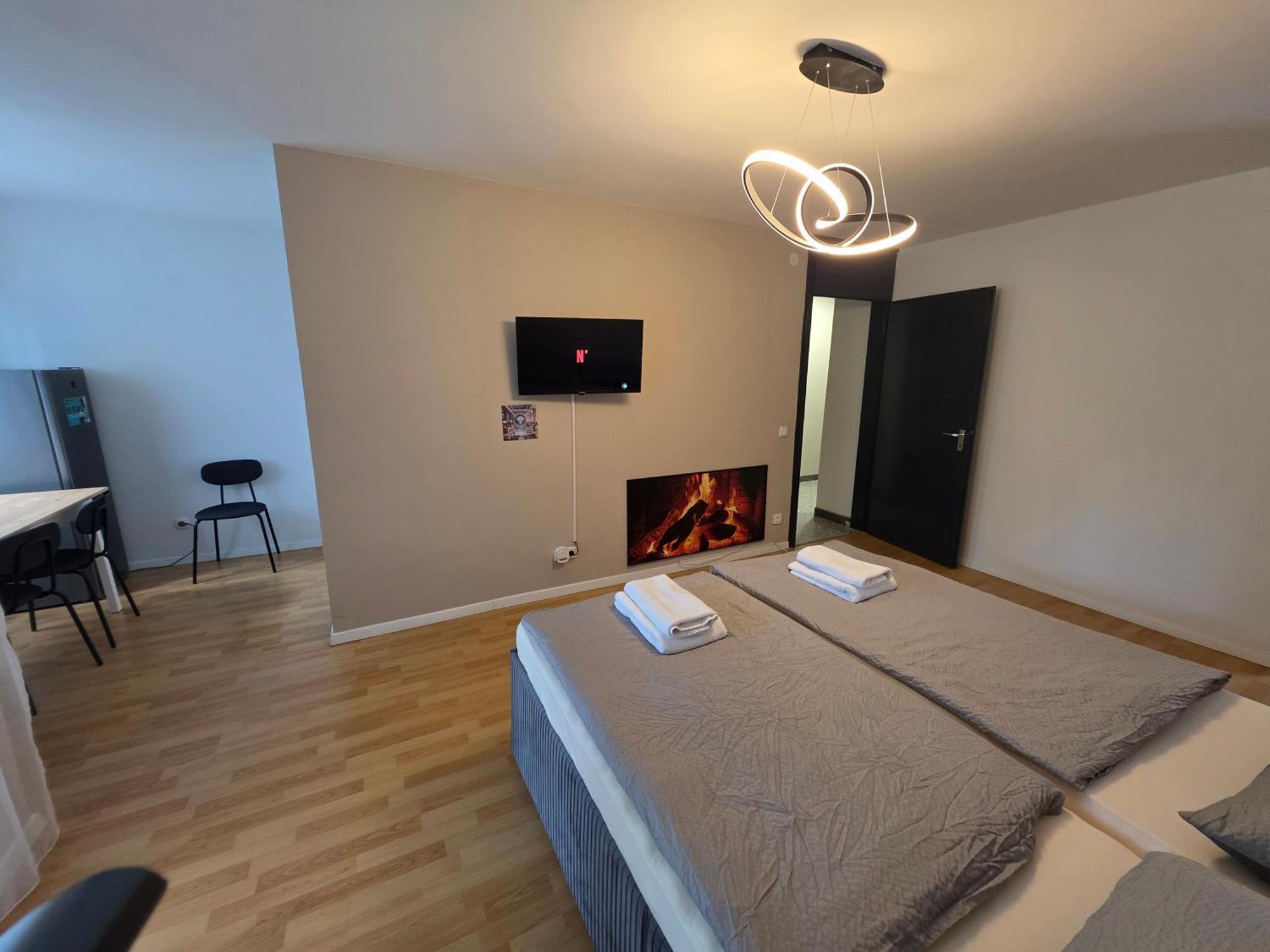 Hotel Im Natur Mit Eigene Kueche Bad Balkon Parkplatz Netflix Nuremberg Luaran gambar